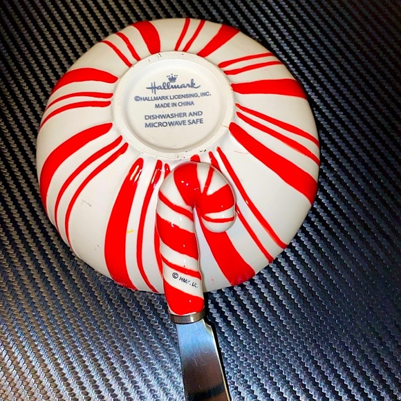 Official Hallmark ™️ Trademark Candy Cane Striped Serving Dish w/ Spread… - Picture 5 of 7